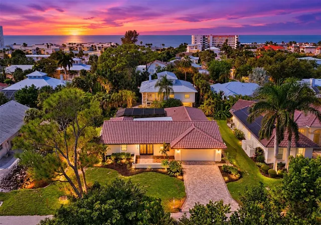 Photo 1 of Single family home for sale at 620 Hibiscus Dr, Venice, FL 34285 | MLS# N6145860 | Listing updated on 2026-10-22