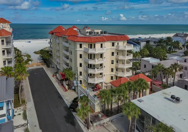 Condo for sale at 14 Somerset St #3C, Clearwater Beach, FL 33767 | MLS# TB8550672