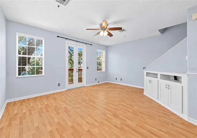 Photo 2 of Townhouse for sale at 3018 Bayshore Pointe Dr, Tampa, FL 33611 | MLS# A4706846 | Listing updated on 2026-10-04