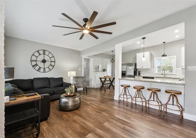 Photo 4 of Single family home for sale at 626 Orange Ave, Ocoee, FL 34761 | MLS# O6443532 | Listing updated on 2026-09-22