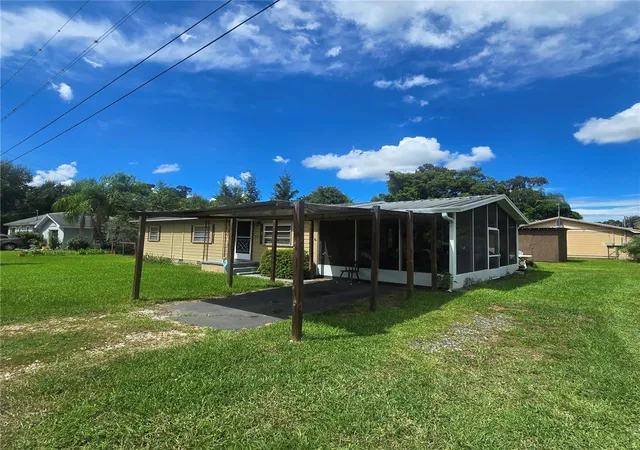 Photo 3 of Single family home for sale at 304 Palm Ave, Seffner, FL 33584 | MLS# TB8550683 | Listing updated on 2026-09-22