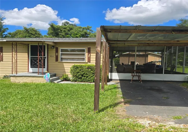 Photo 3 of Single family home for sale at 304 Palm Ave, Seffner, FL 33584 | MLS# TB8550683 | Listing updated on 2026-09-22