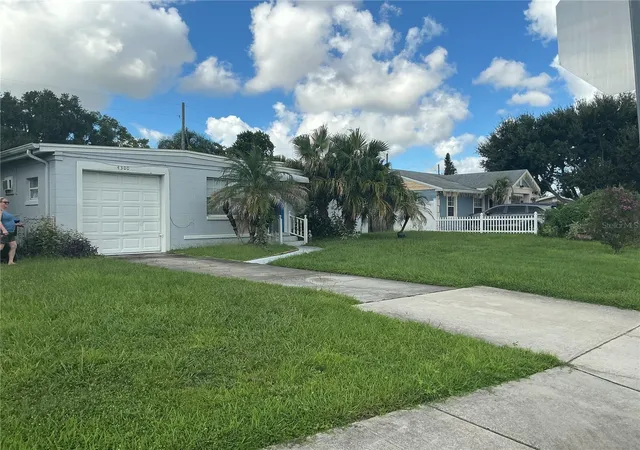 Photo 2 of Single family home for sale at 4300 Walbridge St, Orlando, FL 32809 | MLS# O6443543 | Listing updated on 2026-09-22