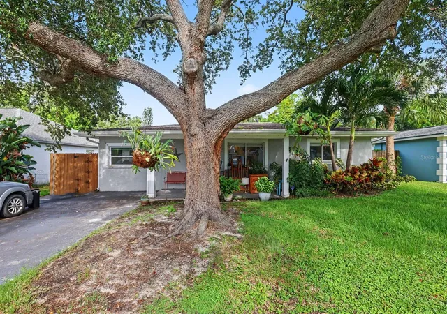 Single family home for sale at 2117 Mary Sue St, LARGO, FL 33774 | MLS# TB8550687