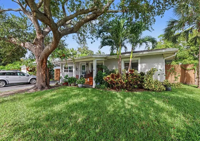 Photo 1 of Single family home for sale at 2117 Mary Sue St, Largo, FL 33774 | MLS# TB8550687 | Listing updated on 2026-09-22