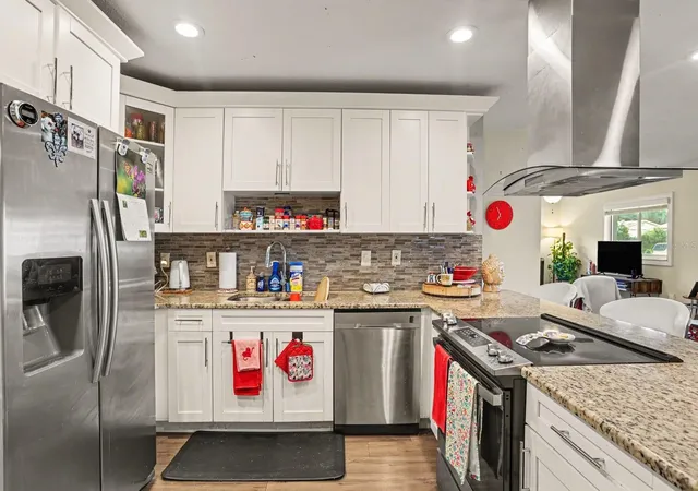 Photo 3 of Single family home for sale at 2117 Mary Sue St, Largo, FL 33774 | MLS# TB8550687 | Listing updated on 2026-09-22