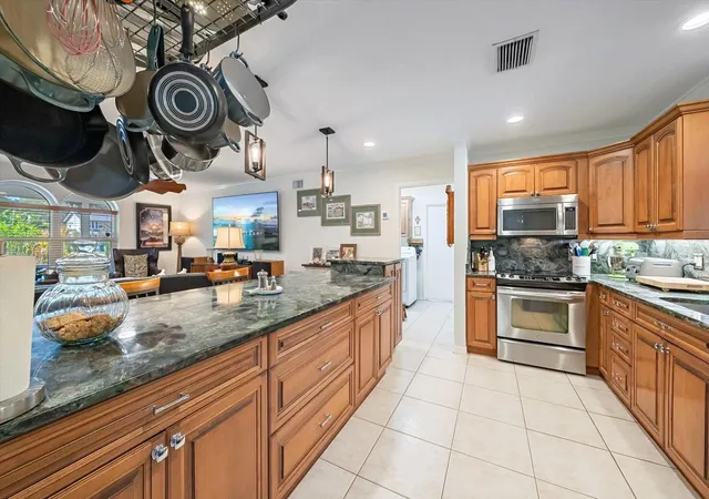 Photo 4 of Single family home for sale at 9543 59th Avenue E, Bradenton, FL 34202 | MLS# A4706850 | Listing updated on 2026-09-23