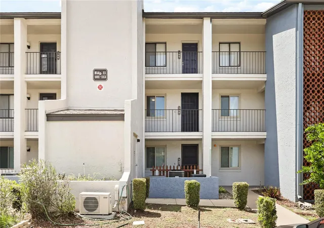 Photo 2 of Condo for sale at 11 Escondido Cir #108, Altamonte Springs, FL 32701 | MLS# O6443548 | Listing updated on 2026-10-04