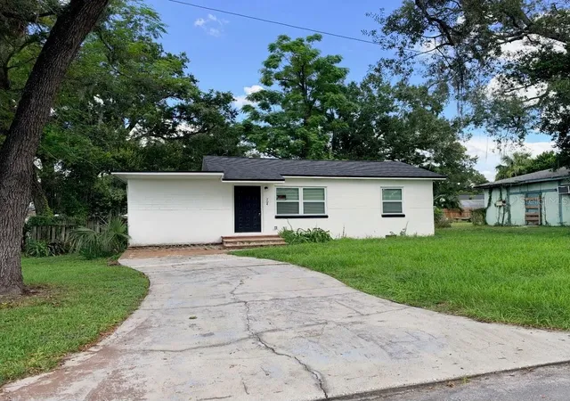 Photo 25 of Single family home for sale at 704 E Richmere St, TAMPA, FL 33612 | MLS# TB8550688 | Listing updated on 2026-09-22