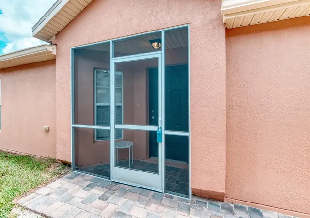 Photo 2 of Single family home for sale at 601 Grand Cnl Dr, Kissimmee, FL 34759 | MLS# S5158004 | Listing updated on 2026-09-23