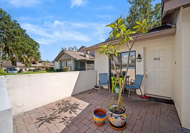 Photo 4 of Townhouse for sale at 801 Oak Park Pl, Brandon, FL 33511 | MLS# TB8550695 | Listing updated on 2026-10-06