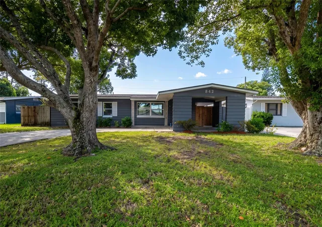 Photo 2 of Single family home for sale at 842 Jordan Ave, Orlando, FL 32809 | MLS# O6443555 | Listing updated on 2026-09-22