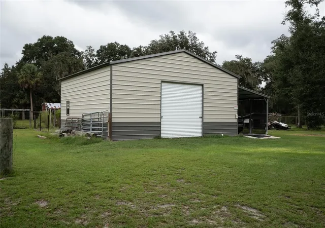 Photo 3 of Manufactured home for sale at 40090 County Rd 439, Umatilla, FL 32784 | MLS# V4951398 | Listing updated on 2026-10-03