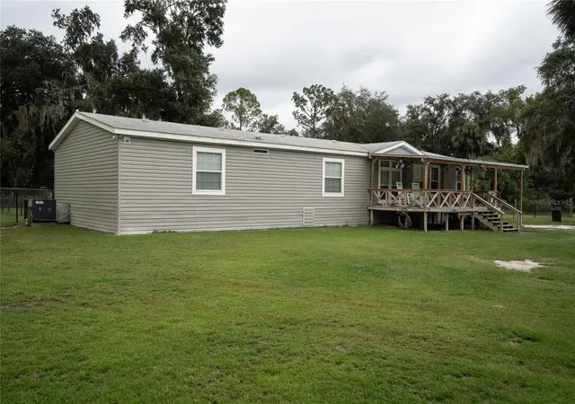 Photo 4 of Manufactured home for sale at 40090 County Rd 439, Umatilla, FL 32784 | MLS# V4951398 | Listing updated on 2026-10-03