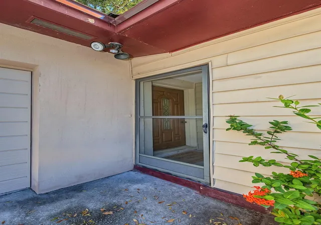 Photo 3 of Single family home for sale at 125 Wertz Dr, Largo, FL 33771 | MLS# TB8550703 | Listing updated on 2026-09-26