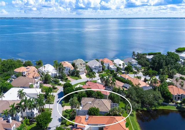 Photo 3 of Single family home for sale at 3617 Fair Oaks Pl, Longboat Key, FL 34228 | MLS# A4706856 | Listing updated on 2026-10-08