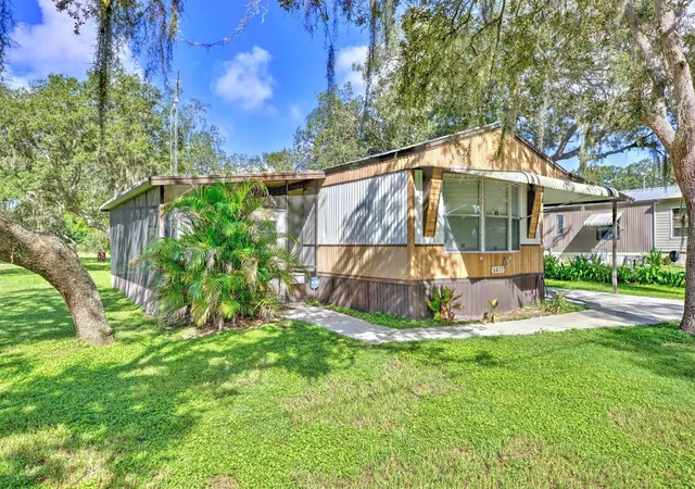 Photo 3 of Manufactured home for sale at 6413 Old Orchard Ave, Sebring, FL 33876 | MLS# C7531000 | Listing updated on 2026-09-23