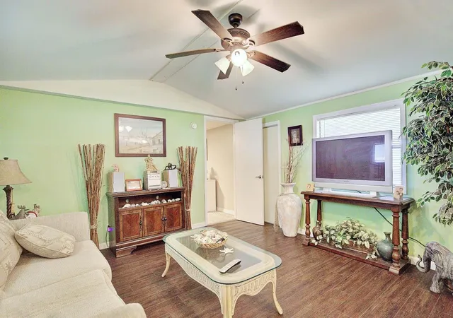 Photo 3 of Manufactured home for sale at 6413 Old Orchard Ave, Sebring, FL 33876 | MLS# C7531000 | Listing updated on 2026-09-23