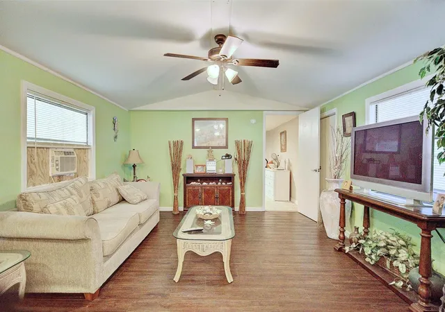 Photo 4 of Manufactured home for sale at 6413 Old Orchard Ave, Sebring, FL 33876 | MLS# C7531000 | Listing updated on 2026-09-23