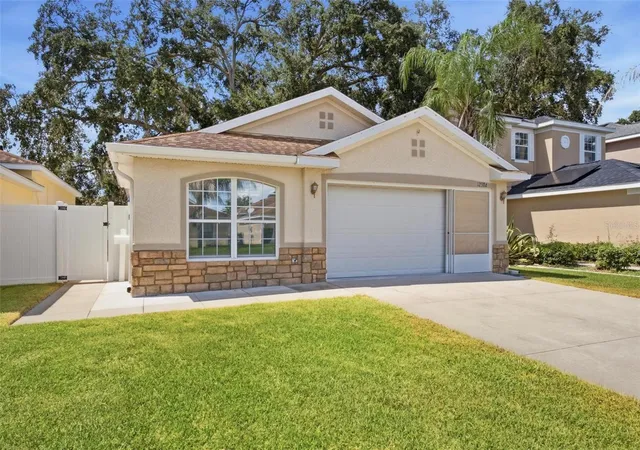Photo 2 of Single family home for sale at 12386 Ne 50th View, Oxford, FL 34484 | MLS# G5118075 | Listing updated on 2026-09-30