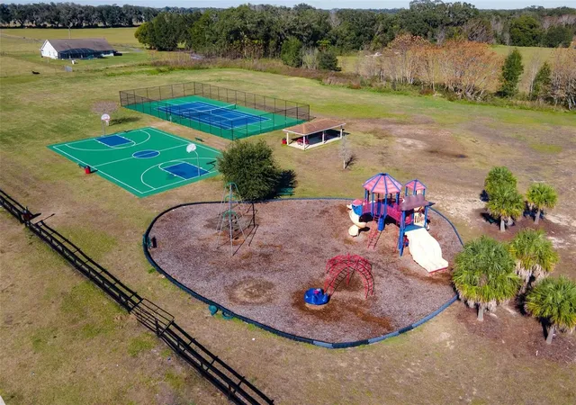 Photo 4 of Single family home for sale at 12386 NE 50th View, Oxford, FL 34484 | MLS# G5118075 | Listing updated on 2026-09-30