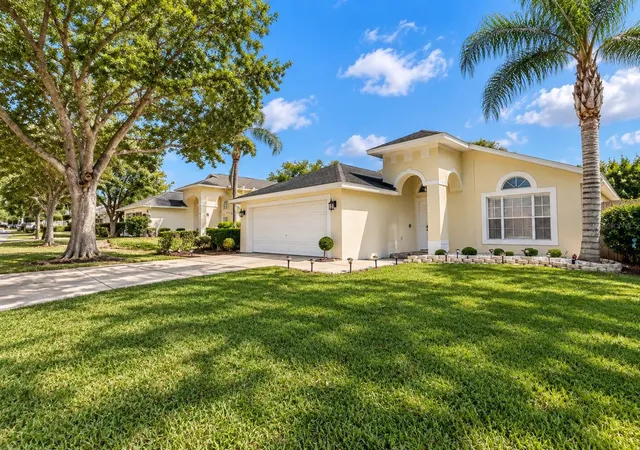 Photo 1 of Single family home for sale at 1046 Durango Loop St, Davenport, FL 33897 | MLS# O6443563 | Listing updated on 2026-10-03
