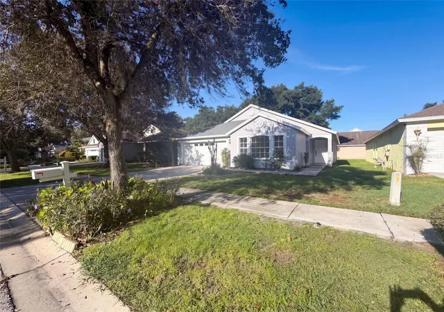 Photo 1 of Single family home for sale at 16005 Stags Leap Dr, Lutz, FL 33559 | MLS# O6443565 | Listing updated on 2026-10-07