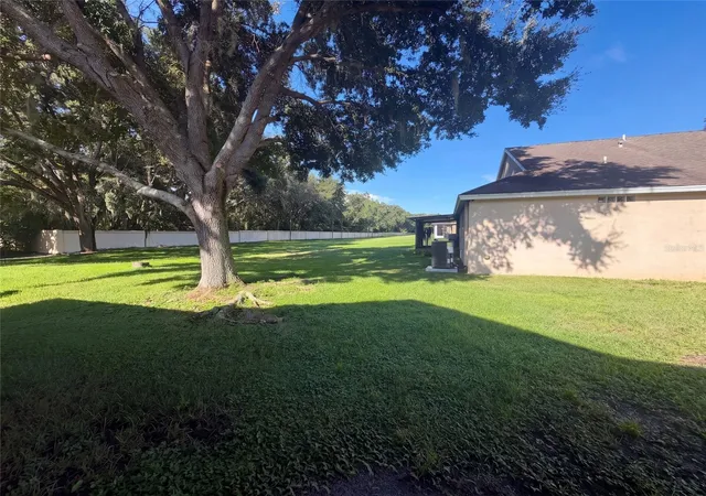 Photo 2 of Single family home for sale at 16005 Stags Leap Dr, Lutz, FL 33559 | MLS# O6443565 | Listing updated on 2026-10-07