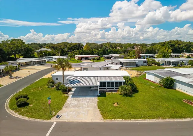 Photo 3 of Manufactured home for sale at 709 Bengal Ave, Tavares, FL 32778 | MLS# G5118078 | Listing updated on 2026-09-27