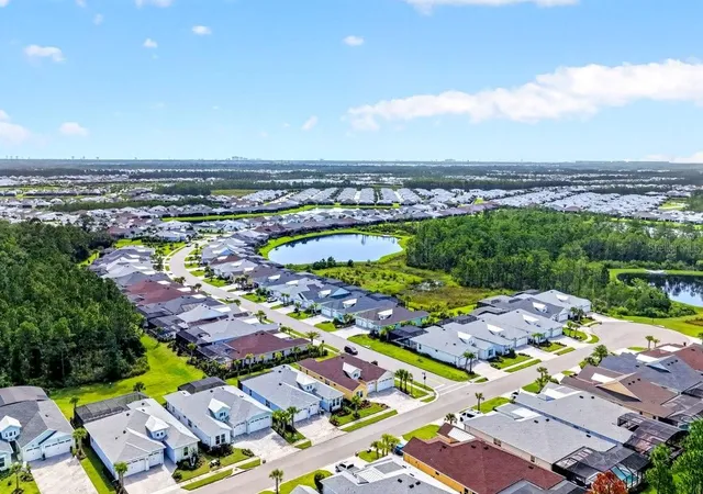 Photo 2 of Single family home for sale at 826 Sunny Horizon Ct, Daytona Beach, FL 32124 | MLS# V4951399 | Listing updated on 2026-09-25