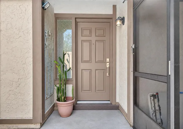 Photo 3 of Townhouse for sale at 810 Hunters Ct, Brandon, FL 33511 | MLS# TB8550726 | Listing updated on 2026-09-26