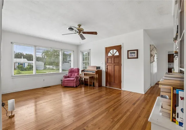 Photo 3 of Single family home for sale at 1125 Guernsey St, Orlando, FL 32804 | MLS# O6443569 | Listing updated on 2026-09-25