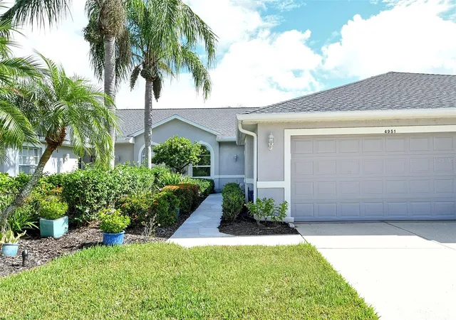 Photo 3 of Single family home for sale at 4951 Chase Oaks Dr, Sarasota, FL 34241 | MLS# A4706860 | Listing updated on 2026-10-08