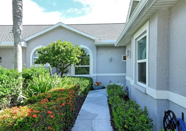 Photo 3 of House for sale at 4951 Chase Oaks Dr, Sarasota, FL 34241 | MLS# A4706860 | Listing updated on 2026-10-08