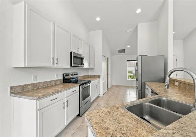 Photo 3 of Single family home for sale at 912 Lochland Loop, Bartow, FL 33830 | MLS# L4965224 | Listing updated on 2026-10-05