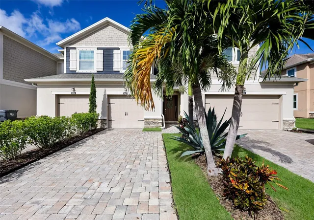 Photo 2 of Townhouse for sale at 5032 Skyview Ln, Bradenton, FL 34211 | MLS# A4706862 | Listing updated on 2026-09-23
