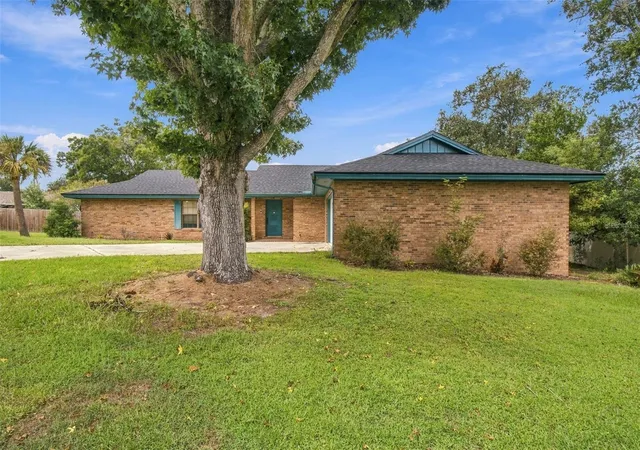 Photo 2 of Single family home for sale at 4967 Stonecrest Dr, Lakeland, FL 33813 | MLS# L4965225 | Listing updated on 2026-09-27