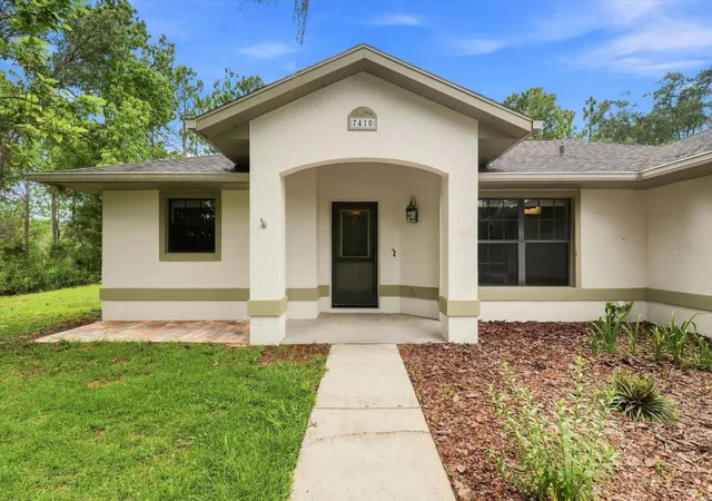 Single family home for sale at 7410 W Newcastle Ct, DUNNELLON, FL 34433 | MLS# OM732641