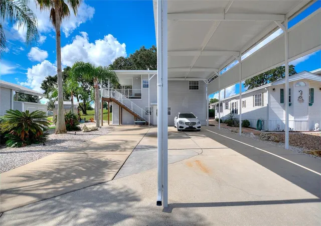 Photo 3 of Single family home for sale at 613 Par Pines Blvd, Davenport, FL 33837 | MLS# O6443579 | Listing updated on 2026-09-23