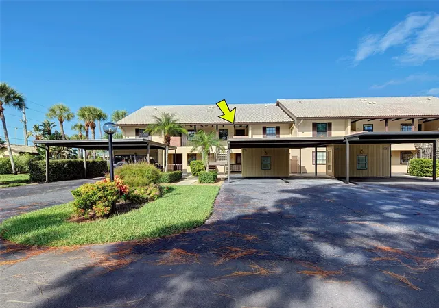 Photo 2 of Condo for sale at 400 Mission Trl E #F, Venice, FL 34285 | MLS# N6145863 | Listing updated on 2026-09-22