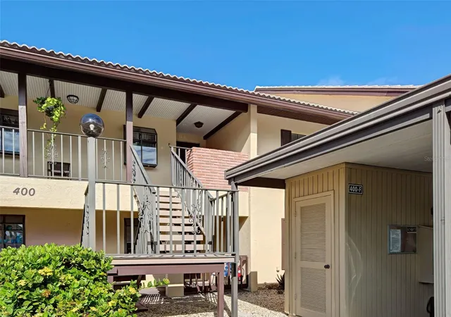Photo 3 of Condo for sale at 400 Mission Trl E #F, Venice, FL 34285 | MLS# N6145863 | Listing updated on 2026-09-22