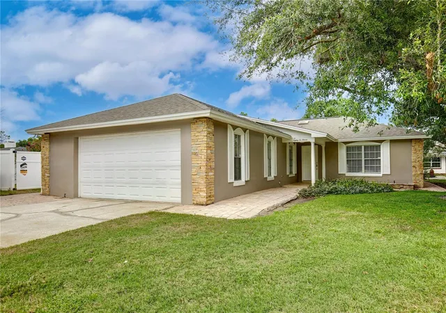 Photo 2 of Sale Pending at 8611 El Prado, Orlando, FL 32825 | MLS# O6443582 | Listing updated on 2026-10-28