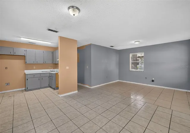 Photo 4 of Single family home for sale at 902 Talladega St, Leesburg, FL 34748 | MLS# G5118080 | Listing updated on 2026-10-02