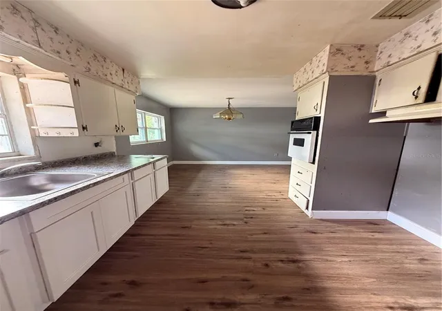 Photo 3 of Single family home for sale at 2113 N Hastings St, Orlando, FL 32808 | MLS# O6443589 | Listing updated on 2026-10-08