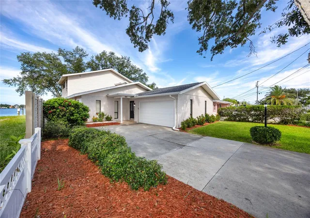 Photo 2 of Single family home for sale at 517 20th Avenue, Indian Rocks Beach, FL 33785 | MLS# TB8550741 | Listing updated on 2026-10-05