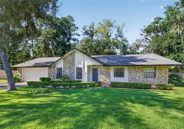 Single family home for sale at 2145 SE 38th Street, OCALA, FL 34480 | MLS# OM732647