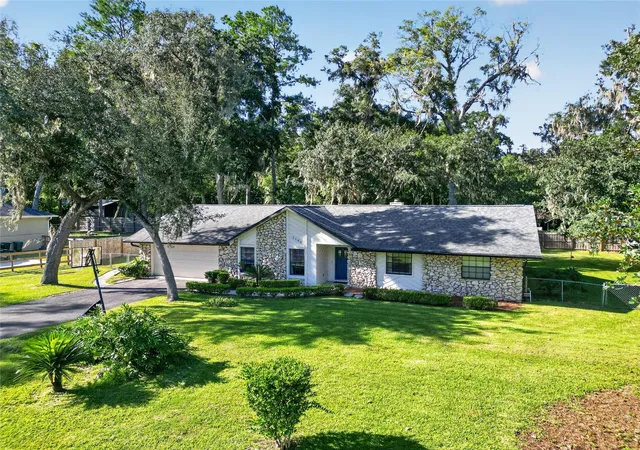 Photo 2 of Single family home for sale at 2145 SE 38th Street, Ocala, FL 34480 | MLS# OM732647 | Listing updated on 2026-09-21