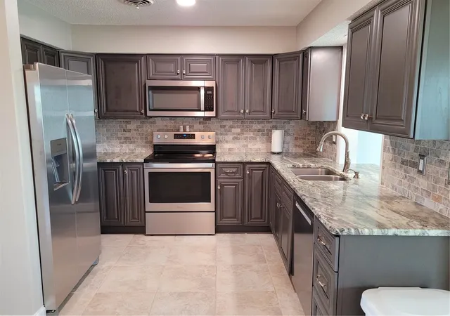 Photo 2 of Single family home for sale at 169 Caddy Rd, Rotonda West, FL 33947 | MLS# D6148863 | Listing updated on 2026-10-02