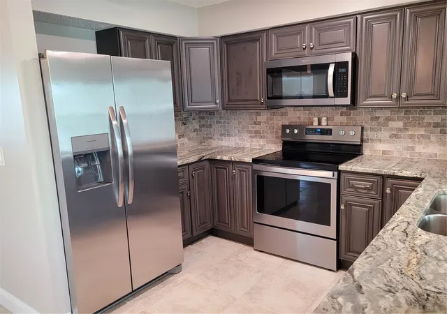 Photo 3 of Single family home for sale at 169 Caddy Rd, Rotonda West, FL 33947 | MLS# D6148863 | Listing updated on 2026-10-02