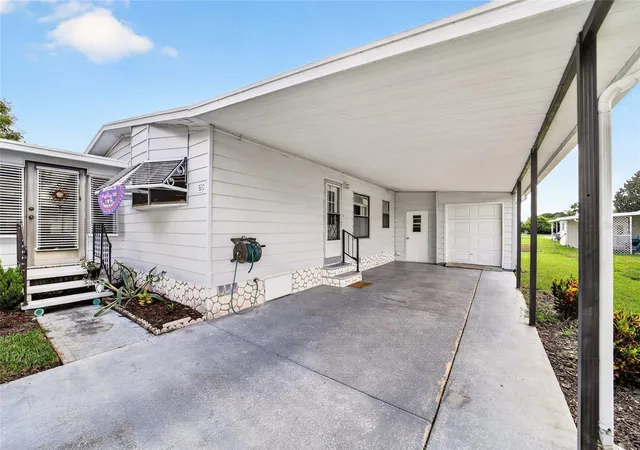 Photo 3 of Manufactured home for sale at 920 Silver Oak Ave, Lady Lake, FL 32159 | MLS# G5118081 | Listing updated on 2026-09-24